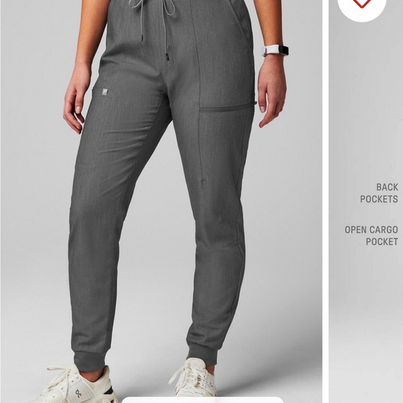 Fabletics Gray Scrub Set - Picture 3 of 3